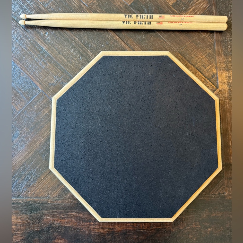 Evans RealFeel 12” double sided Practice drum Pad with 5A Vic Firth Drumsticks - Picture 2 of 2